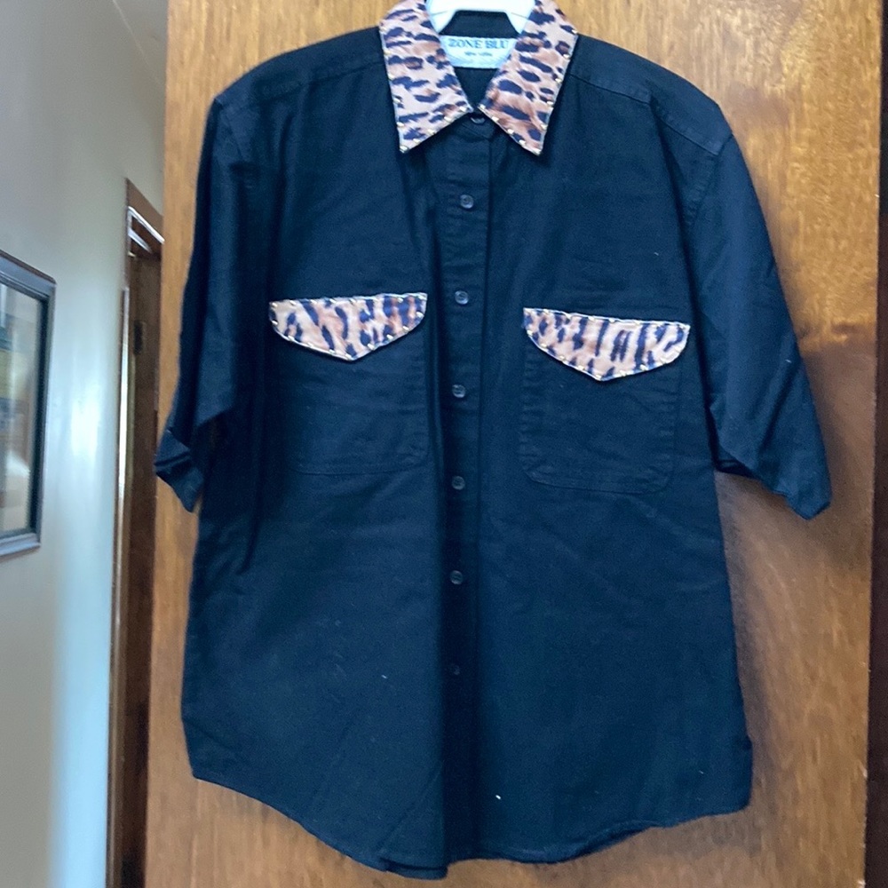 Brand new denim shirt sleeve shirt with animal design on collar & top of pockets